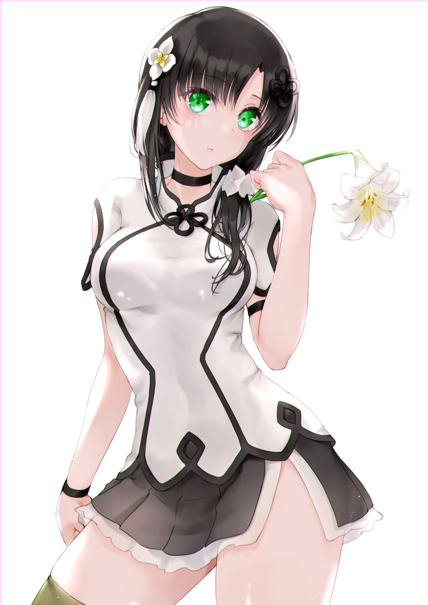 1girl absurdres assault_lily black_choker black_legwear black_skirt breasts choker closed_mouth commentary_request cowboy_shot flower green_eyes hair_over_shoulder highres holding holding_flower lily_(flower) looking_at_viewer low_ponytail medium_breasts medium_hair meen_(ouaughikepdvrsf) short_sleeves side_ponytail simple_background skirt solo thigh-highs wang_yujia white_background zettai_ryouiki