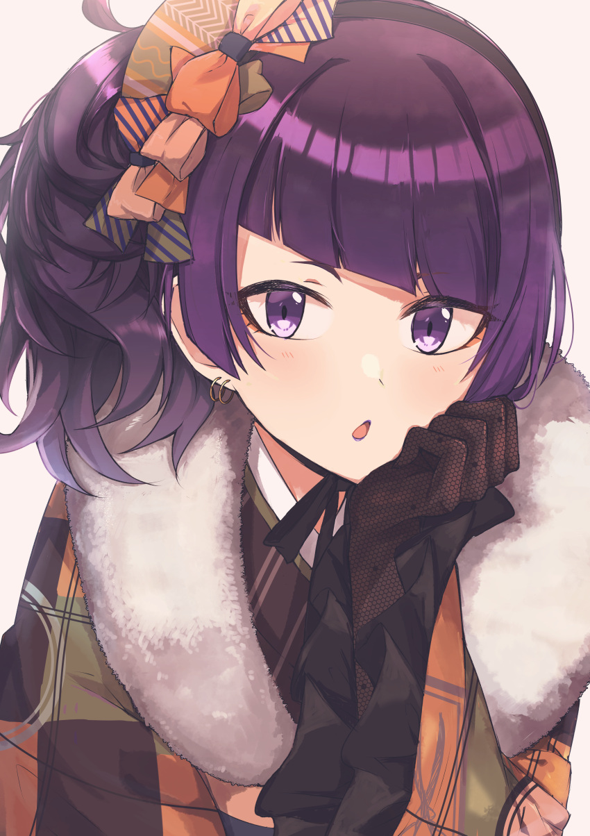 1girl absurdres bangs black_gloves bow commentary_request diagonal_bangs earrings frilled_sleeves frills gloves hair_bow hanetsuka highres huge_filesize idolmaster idolmaster_shiny_colors japanese_clothes jewelry kimono lace lace_gloves looking_at_viewer neck_ribbon purple_hair ribbon side_ponytail simple_background solo tanaka_mamimi upper_body violet_eyes wide_sleeves