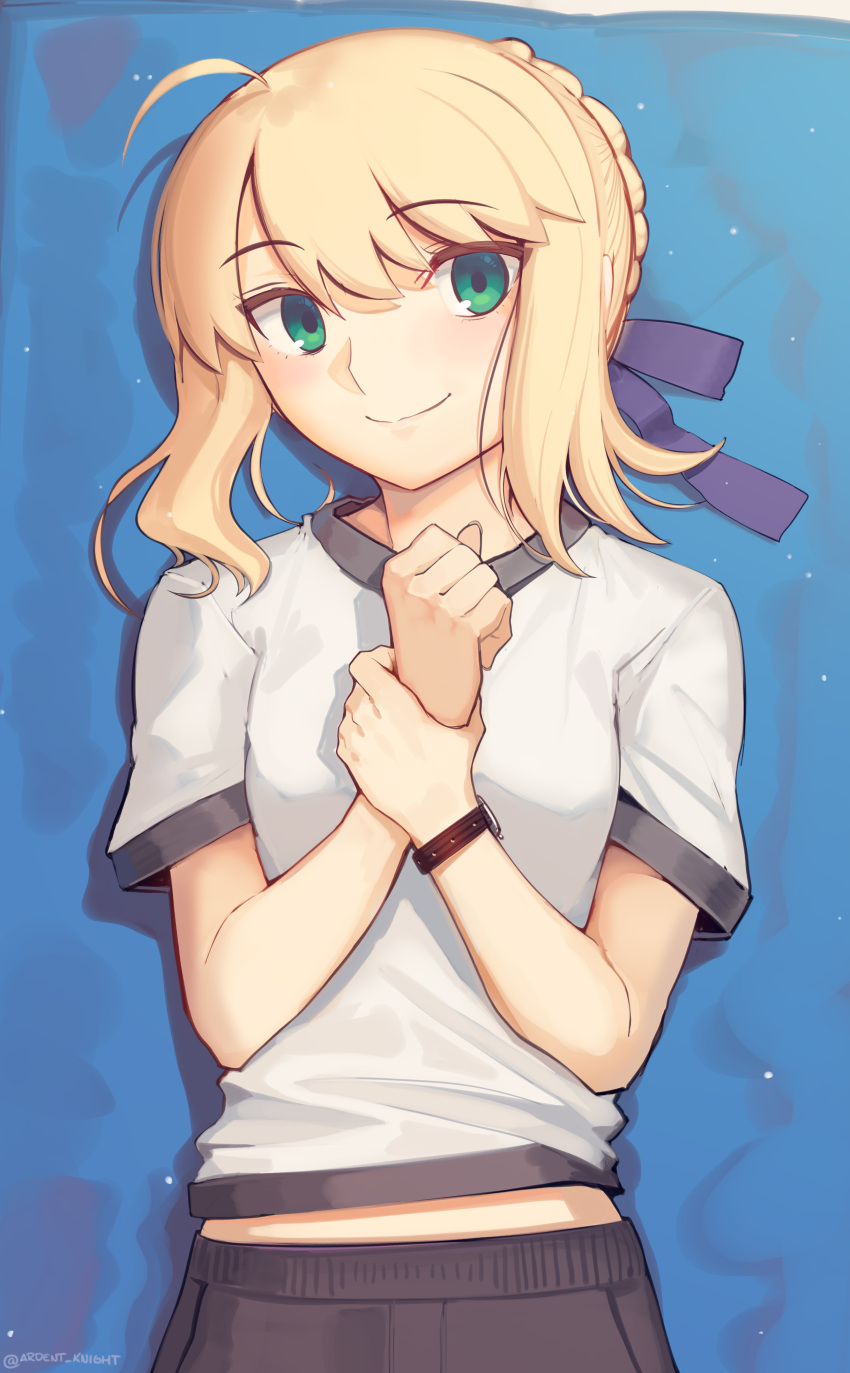 1girl absurdres ahoge artoria_pendragon_(all) black_pants blonde_hair blue_background boa_(brianoa) braid braided_bun closed_mouth cowboy_shot fate/stay_night fate_(series) green_eyes grey_shirt hair_between_eyes hands_up highres looking_at_viewer medium_hair pants purple_ribbon ribbon saber shirt short_sleeves sidelocks smile solo twitter_username watch watch wrist_grab