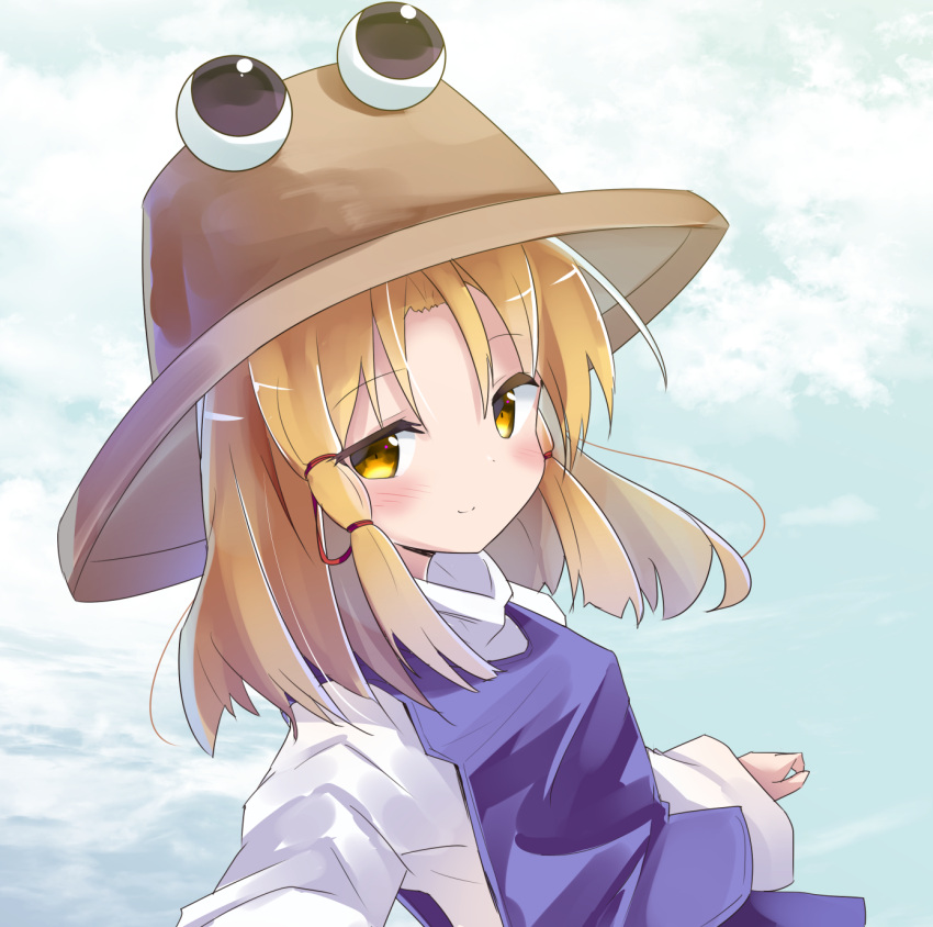 1girl bangs blonde_hair blue_sky blush brown_eyes brown_headwear closed_mouth clouds commentary_request day eyebrows_visible_through_hair hat highres looking_at_viewer moriya_suwako outdoors purple_skirt purple_vest ryogo shirt skirt skirt_set sky smile solo touhou turtleneck vest white_shirt
