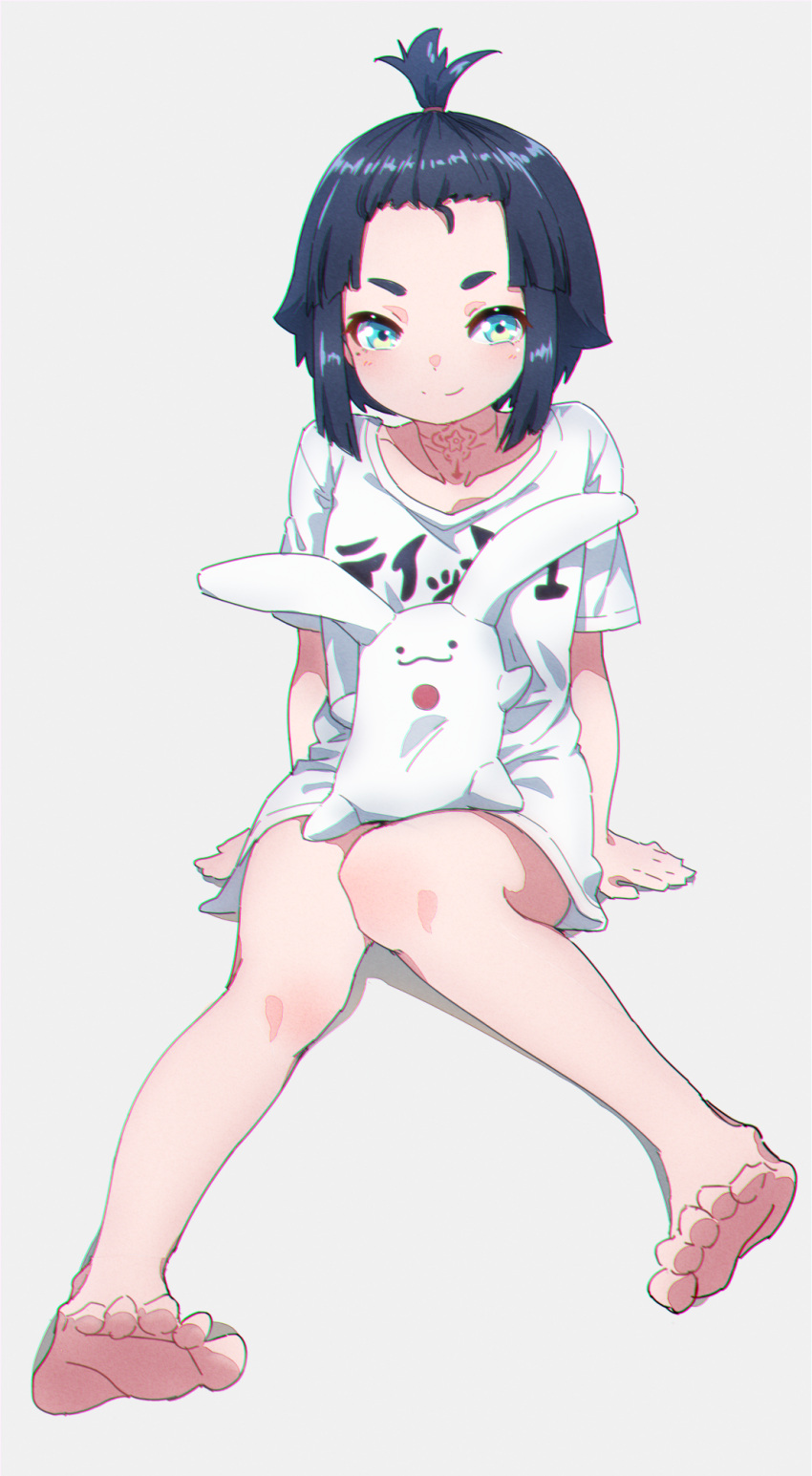 1girl animal_ears arm_support barefoot black_hair blue_eyes closed_mouth collarbone disconnected_mouth forehead hair_tie highres hinomoto_wako indie_virtual_youtuber knees_together_feet_apart kuro_kosyou looking_at_viewer no_pants rabbit_ears shirt short_hair short_sleeves simple_background sitting smile solo stuffed_animal stuffed_bunny stuffed_toy thick_eyebrows tied_hair topknot virtual_youtuber white_shirt