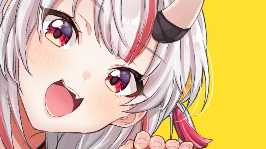 1girl bangs bell blush dakuryuu eyebrows_visible_through_hair fang hair_between_eyes hair_ornament highlights hololive horns jingle_bell looking_at_viewer multicolored_hair nakiri_ayame oni oni_horns open_mouth red_eyes redhead simple_background skin-covered_horns solo tassel virtual_youtuber white_hair