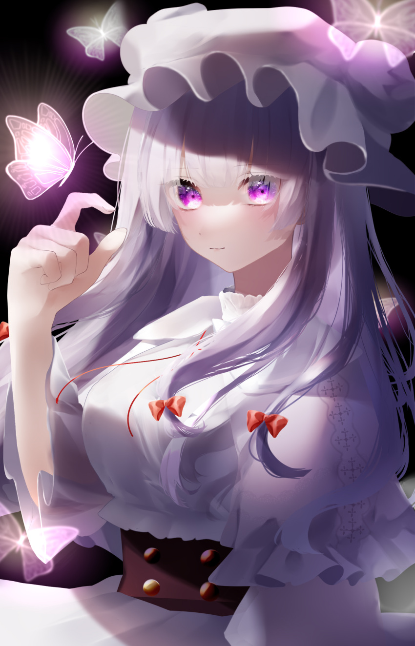 1girl bangs black_background bow breasts bug butterfly capelet closed_mouth commentary_request dress eyebrows_visible_through_hair frills glowing_butterfly hair_ribbon hand_up hat highres index_finger_raised insect large_breasts light_blush light_smile long_hair mob_cap patchouli_knowledge purple_hair red_bow ribbon simple_background solo touhou tress_ribbon upper_body violet_eyes white_capelet white_dress white_headwear wide_sleeves yukia_(yukia_777)