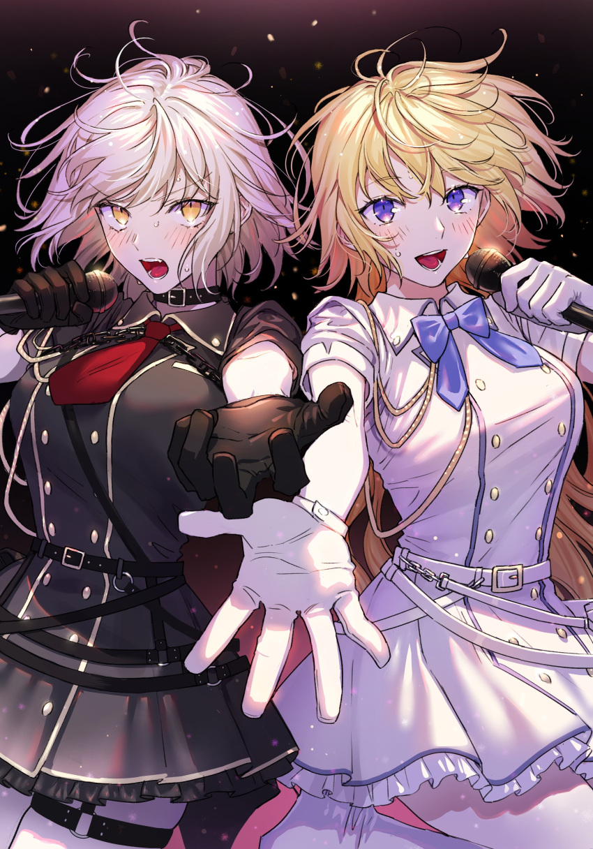 2girls absurdres bangs blonde_hair blue_eyes blush breasts fate/apocrypha fate/grand_order fate_(series) gloves highres jeanne_d'arc_(alter)_(fate) jeanne_d'arc_(fate) jeanne_d'arc_(fate)_(all) large_breasts long_hair long_sleeves looking_at_viewer multiple_girls nipi27 open_mouth short_hair silver_hair smile very_long_hair yellow_eyes