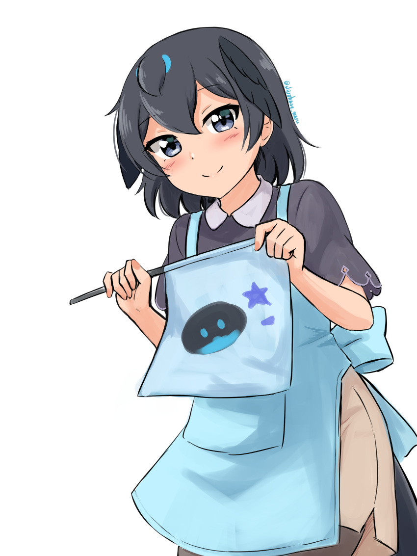 1girl absurdres adapted_costume apron bangs beige_skirt black_eyes black_hair black_shirt blue_apron commentary cosplay eyebrows_visible_through_hair flag greater_lophorina_(kemono_friends) hair_between_eyes head_wings highres holding holding_flag kemono_friends looking_at_viewer shiraha_maru shirt short_hair simple_background smile solo spot-billed_duck_(kemono_friends) spot-billed_duck_(kemono_friends)_(cosplay) twitter_username white_background