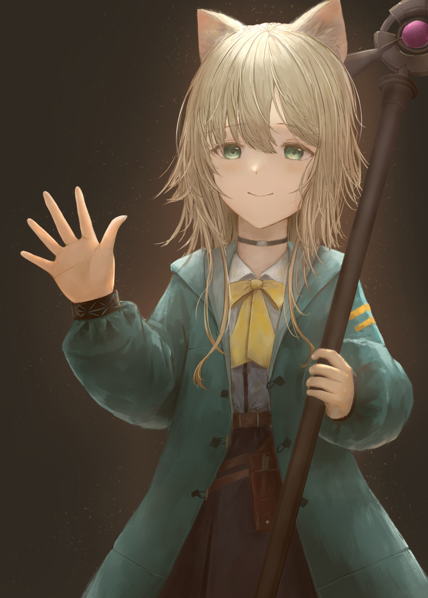 1girl absurdres animal_ears arknights bangs belt belt_buckle blonde_hair bow brown_background buckle choker closed_mouth eyebrows_visible_through_hair eyes_visible_through_hair gradient gradient_background green_eyes green_jacket highres holster jacket light light_particles light_smile long_hair looking_at_viewer open_hand podenco_(arknights) shirt simple_background solo staff uzurako waving white_shirt yellow_bow
