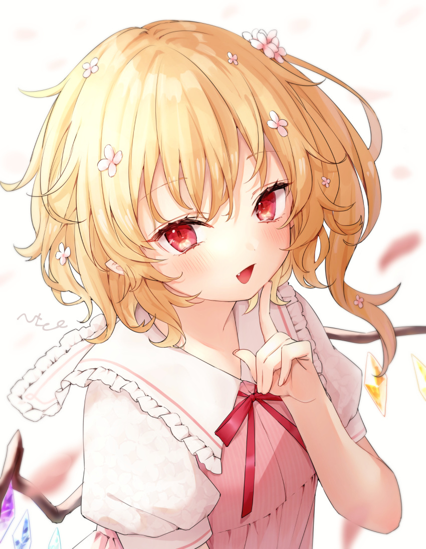 1girl :d blonde_hair blurry blurry_background blush breasts commentary_request crystal dress fang finger_to_own_chin flandre_scarlet flower hair_flower hair_ornament hand_up highres honotai index_finger_raised looking_at_viewer no_hat no_headwear one_side_up open_mouth pink_dress pink_flower red_eyes short_hair simple_background small_breasts smile solo touhou upper_body white_background wings