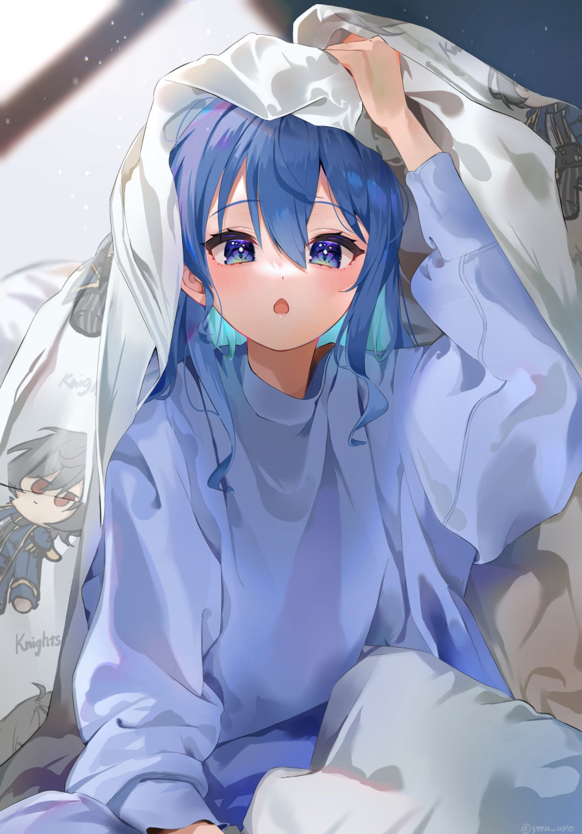 1girl alternate_costume blanket blue_eyes blue_hair blue_shirt blush casual character_print commentary ensemble_stars! eyebrows_visible_through_hair futon hair_between_eyes highres hololive hoshimachi_suisei long_sleeves looking_at_viewer loose_clothes loose_shirt medium_hair open_mouth oversized_clothes sakuma_ritsu shirt solo sunlight twitter_username under_covers upper_body virtual_youtuber yoru_uyo
