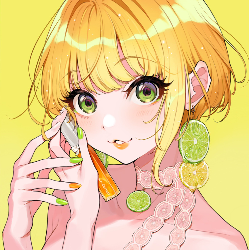 1girl bangs bare_shoulders blonde_hair collarbone earrings eyebrows_visible_through_hair food fruit green_eyes green_nails highres holding holding_weapon idolmaster idolmaster_cinderella_girls jewelry lemon lemon_slice lime_slice looking_at_viewer miyamoto_frederica nail_polish orange_nails parted_lips short_hair sidelocks simple_background smile solo symbol_commentary weapon yellow_background yellow_theme yuu_(higashi_no_penguin)