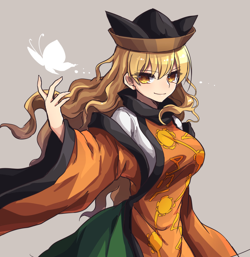 1girl absurdres bangs black_headwear blonde_hair breasts bug butterfly closed_mouth green_skirt grey_background hair_between_eyes hand_up hat hidden_star_in_four_seasons highres insect kozakura_(dictionary) long_hair long_sleeves looking_at_viewer matara_okina orange_sleeves simple_background skirt sleeveless smile solo touhou wavy_hair yellow_eyes