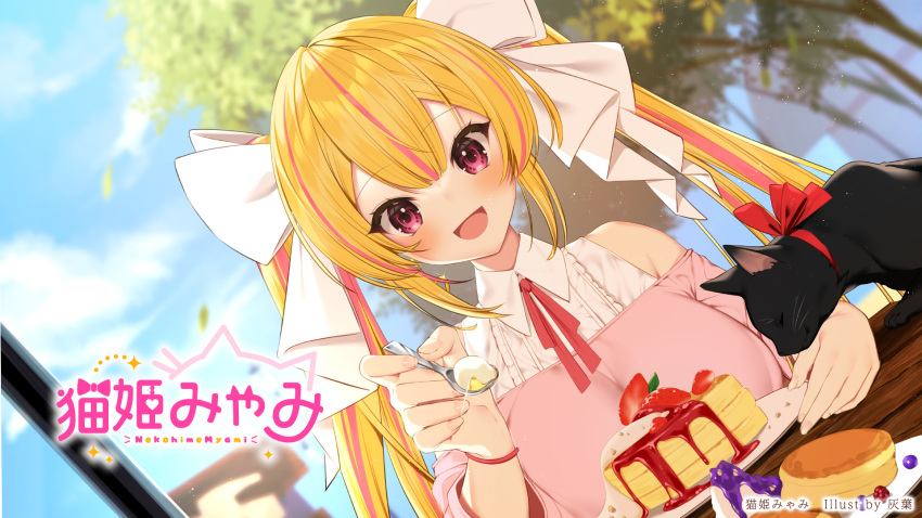 1girl :d bangs black_cat blonde_hair blush bow cat character_name commentary_request dating dutch_angle eyebrows_visible_through_hair food haiba_09 highres holding holding_spoon indie_virtual_youtuber long_hair looking_at_viewer multicolored_hair nekohime_myami open_mouth outdoors pancake pink_hair red_bow red_eyes shirt sleeveless smile spoon streaked_hair twintails virtual_youtuber white_shirt