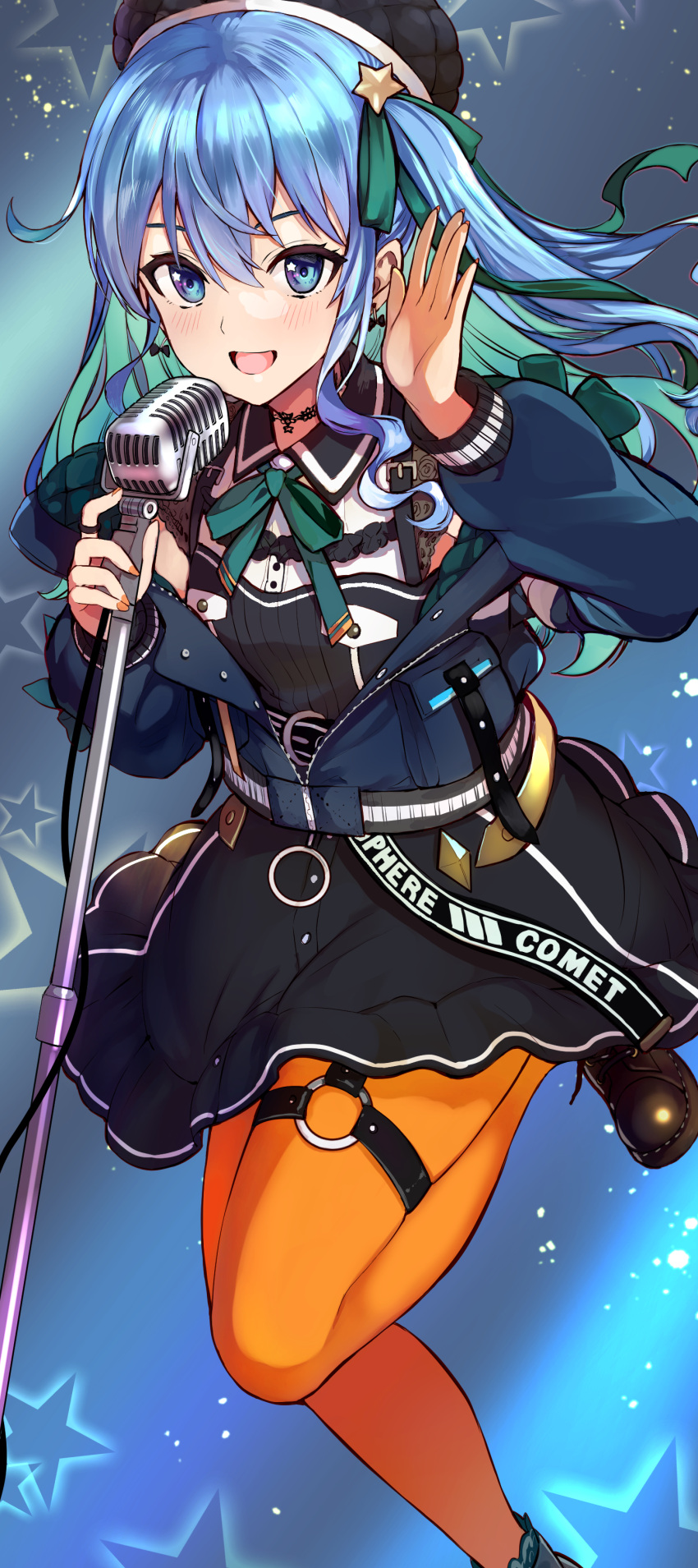 1girl absurdres aqua_hair black_footwear black_shirt black_skirt blue_eyes blue_hair blue_jacket blush colored_inner_hair green_ribbon hair_between_eyes hair_ribbon highres hololive hoshimachi_suisei jacket long_hair looking_at_viewer microphone microphone_stand multicolored_hair o-ring official_alternate_costume one_side_up open_clothes open_jacket open_mouth orange_legwear orange_nails pukara ribbon shirt skirt smile solo star_(symbol) thigh_strap vintage_microphone virtual_youtuber