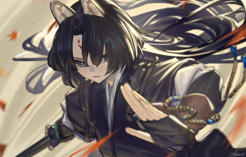 1girl animal_ears arknights bangs black_gloves black_hair black_kimono chinese_commentary commentary_request dog_ears facial_mark fingerless_gloves forehead_mark gloves hair_over_one_eye holding japanese_clothes kimono lanzi_(415460661) long_hair long_sleeves looking_at_viewer looking_up parted_lips saga_(arknights) signature solo tagme upper_body very_long_hair weapon