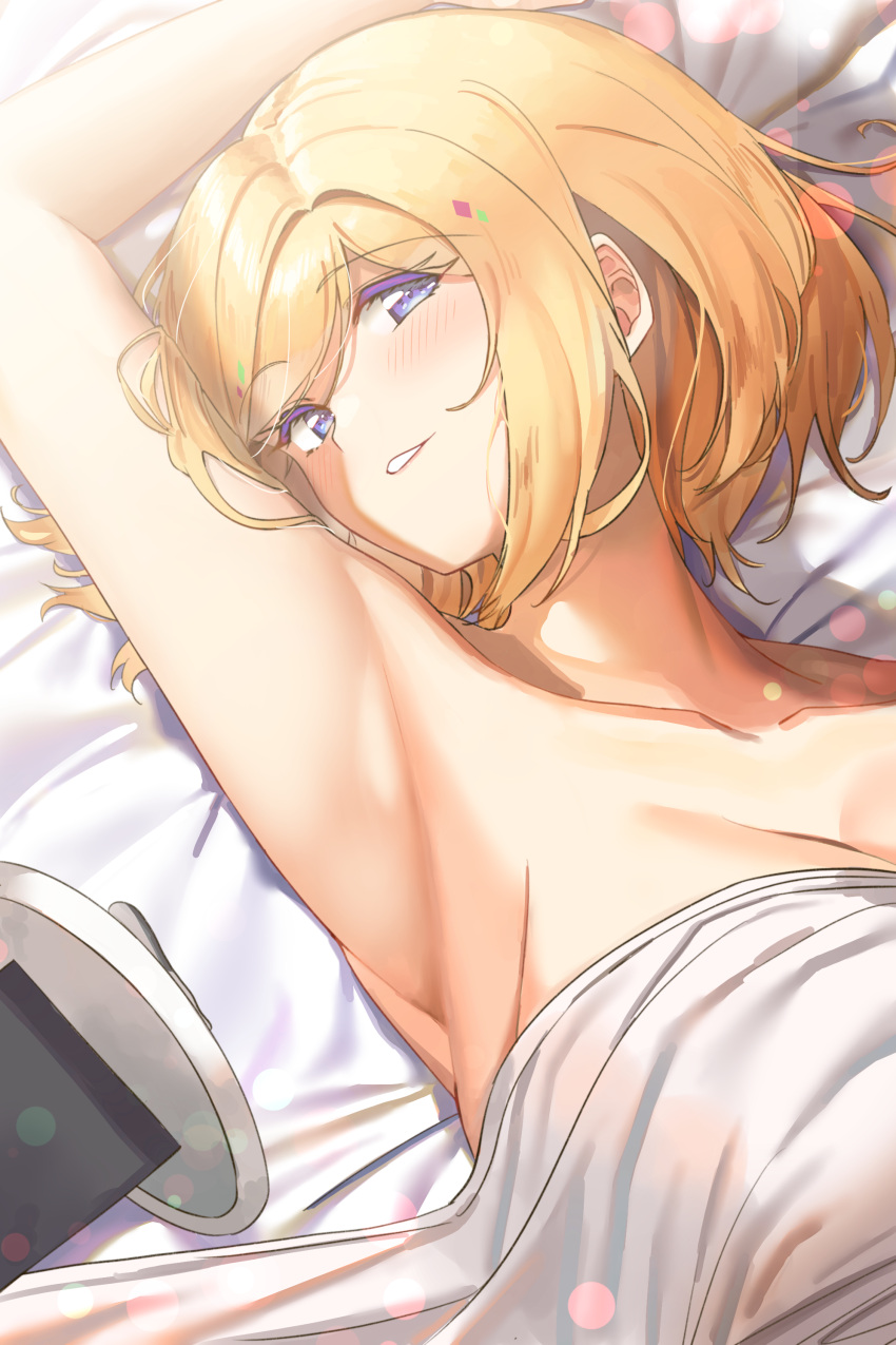 1girl absurdres aki_rosenthal arm_up armpits bangs blonde_hair blush bob_cut breasts collarbone electriccross eyebrows_visible_through_hair hair_ornament highres hololive large_breasts looking_at_viewer lying on_back on_bed parted_bangs short_hair smile solo teeth violet_eyes virtual_youtuber