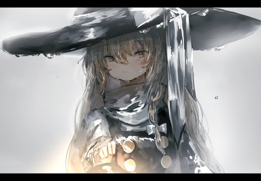 1girl agasa_(akasa_anodan) black_headwear black_vest blonde_hair bow commentary_request dripping grey_background hair_between_eyes hair_bow hat highres holding holding_lantern kirisame_marisa lantern letterboxed long_hair looking_at_viewer shirt solo touhou turtleneck upper_body vest water_drop white_bow white_shirt witch_hat yellow_eyes