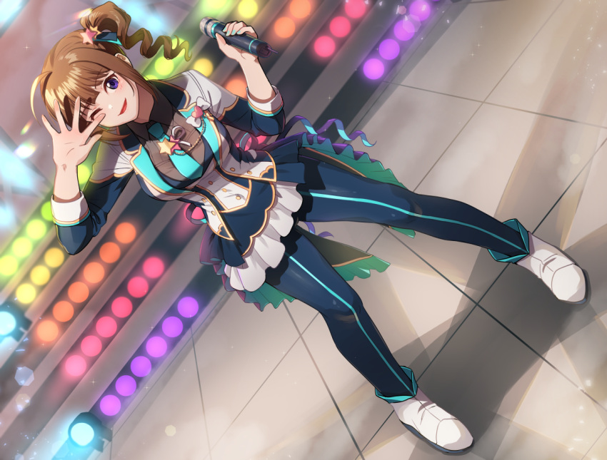 1girl ahoge ankle_boots bangs black_pants blouse blurry blurry_background boots brown_hair coattails commentary drill_hair dutch_angle english_commentary eyebrows_visible_through_hair green_neckwear grey_blouse hair_ornament holding holding_microphone idol idolmaster idolmaster_million_live! kamille_(vcx68) long_sleeves looking_at_viewer medium_hair microphone necktie one_eye_closed pants side_drill side_ponytail single_vertical_stripe smile solo stage stage_lights standing star_(symbol) star_hair_ornament violet_eyes waving white_footwear yokoyama_nao