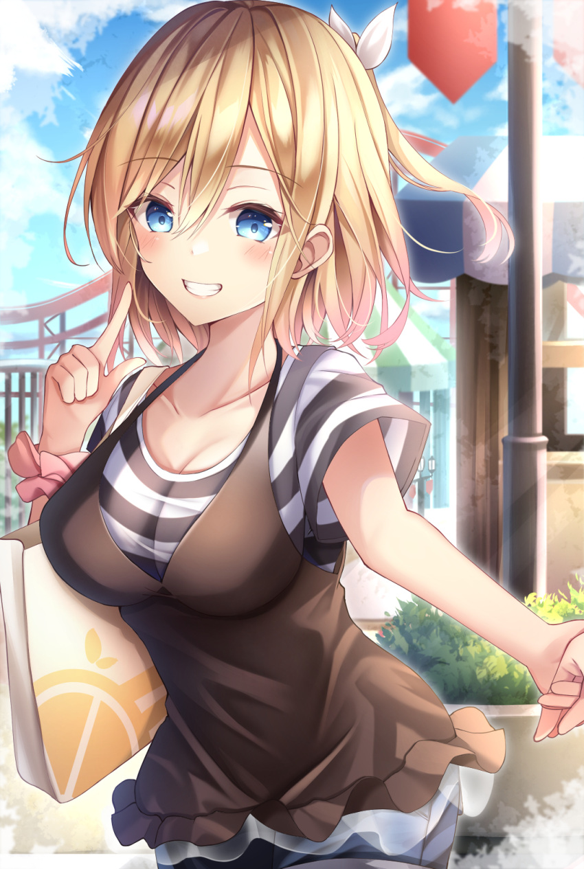 1girl amusement_park bag bangs black_camisole black_shirt blonde_hair blue_eyes blue_sky blush breasts bush camisole camisole_over_clothes clouds colored_tips commentary eyebrows_visible_through_hair fence frilled_shirt frills grin hair_between_eyes highres holding holding_bag holding_hands lamppost large_breasts looking_at_viewer original outdoors pink_hair pointing pointing_at_self roller_coaster shirt short_hair short_sleeves sky smile solo spaghetti_strap striped striped_shirt tsukasa_tsubasa undershirt upper_body utility_pole