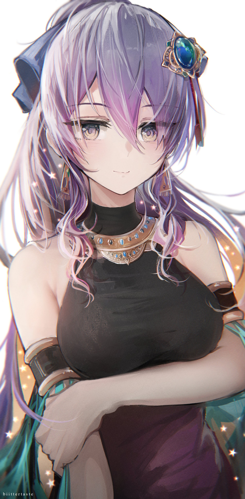1girl absurdres arm_under_breasts armlet artist_name bangs biittertaste black_shirt blonde_hair colored_inner_hair earrings eyebrows_visible_through_hair hair_between_eyes highres holding_own_arm hololive hololive_indonesia jewelry long_hair looking_at_viewer moona_hoshinova multicolored_hair necklace ponytail purple_hair shirt simple_background skin_tight sleeveless sleeveless_shirt smile solo two-tone_hair upper_body virtual_youtuber white_background