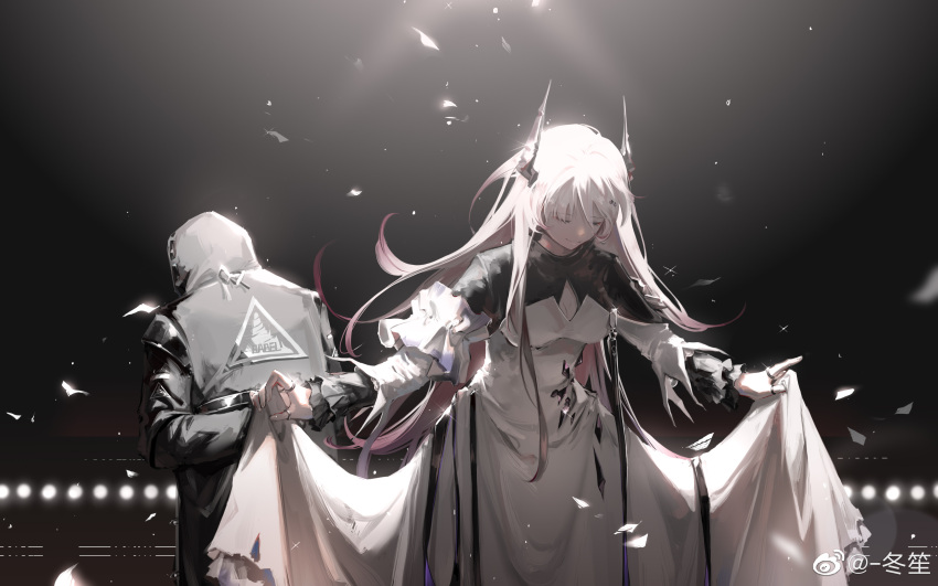 1girl 1other absurdres arknights babel_logo_(arknights) bangs chinese_commentary closed_eyes coat commentary_request cowboy_shot doctor_(arknights) dongsheng dress from_behind highres hooded_coat horns jewelry long_hair long_sleeves pink_hair ring simple_background skirt_hold standing theresa_(arknights) white_dress