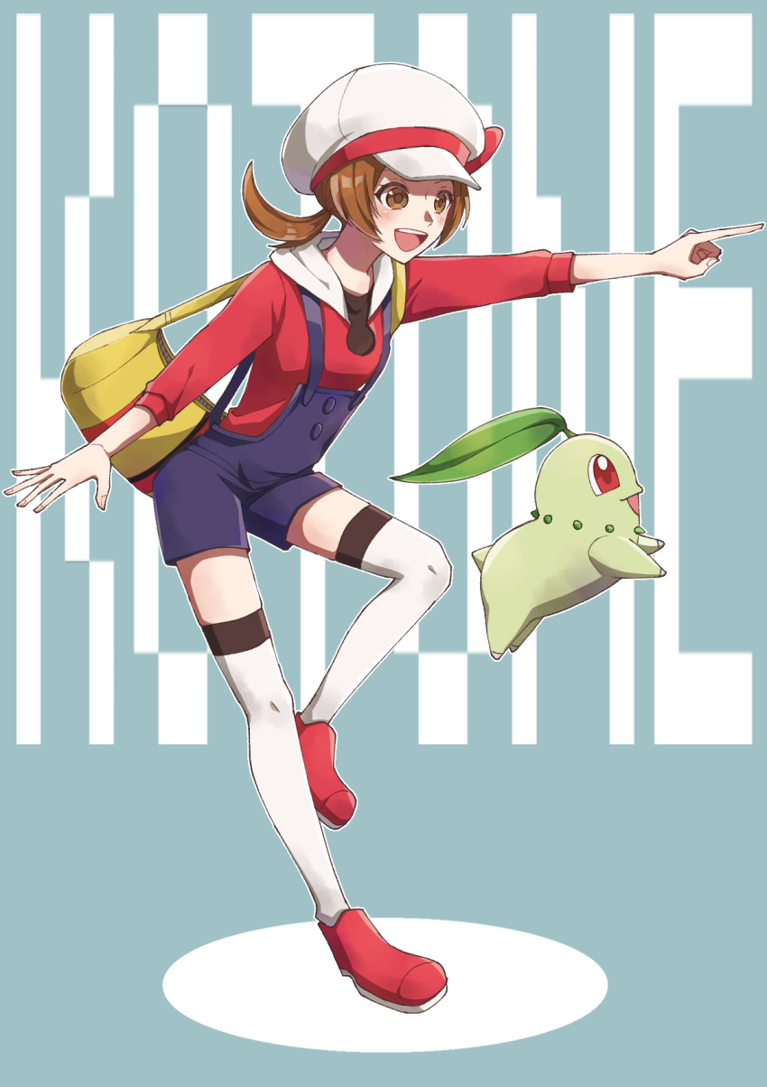 1girl :d bag blue_shorts bow brown_eyes brown_hair character_name chikorita full_body gen_2_pokemon grey_background hat hat_bow highres himeneko1119 hood hood_down index_finger_raised leg_up long_hair long_sleeves low_twintails lyra_(pokemon) open_mouth pokemon pokemon_(creature) pokemon_(game) pokemon_hgss red_bow red_footwear red_shirt shiny shiny_hair shirt short_shorts shorts smile solo starter_pokemon suspender_shorts suspenders thigh-highs twintails white_headwear white_legwear zettai_ryouiki