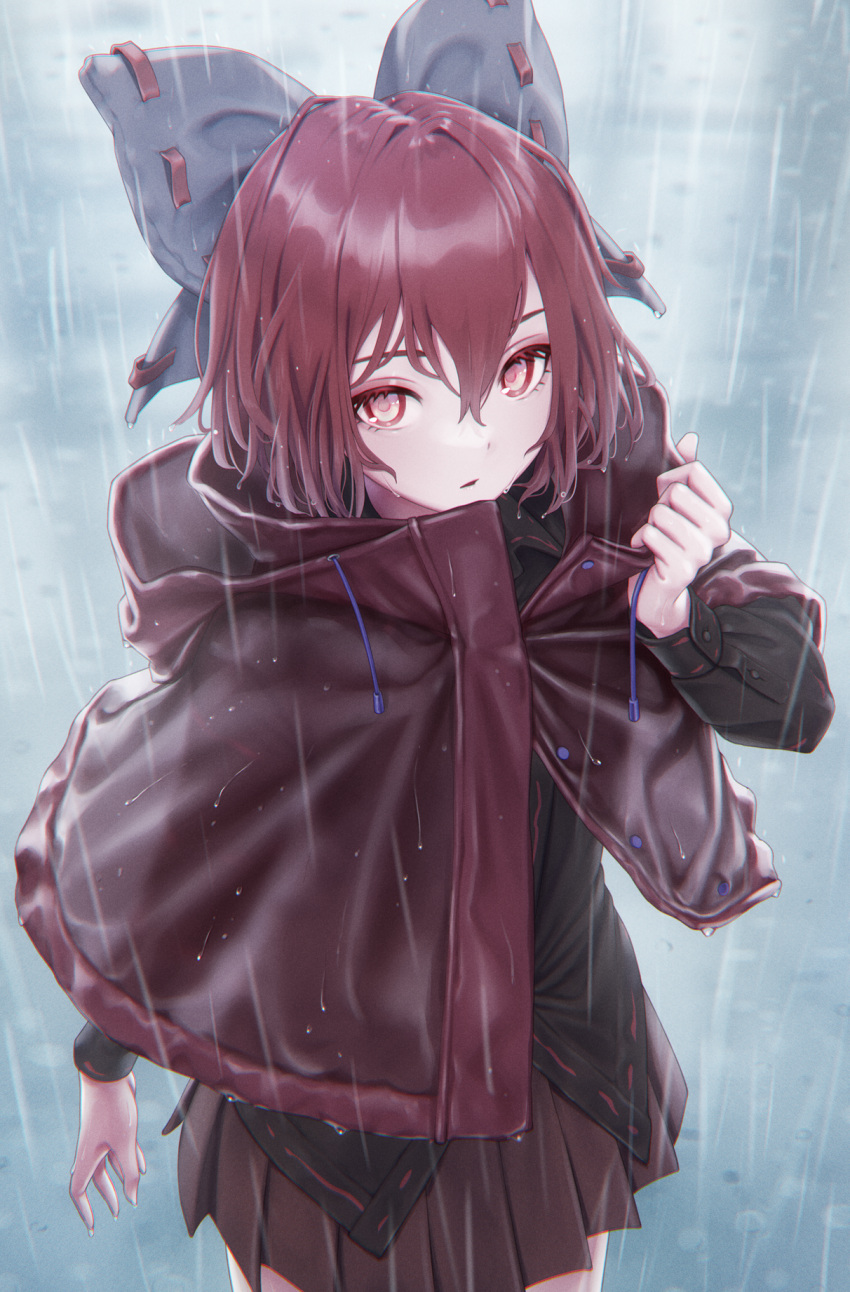 1girl black_shirt blue_bow bow cowboy_shot expressionless from_above hair_bow highres looking_at_viewer parted_lips pink_eyes pleated_skirt poncho rain red_skirt redhead sekibanki shirt short_hair skirt solo torinari_(dtvisu) touhou