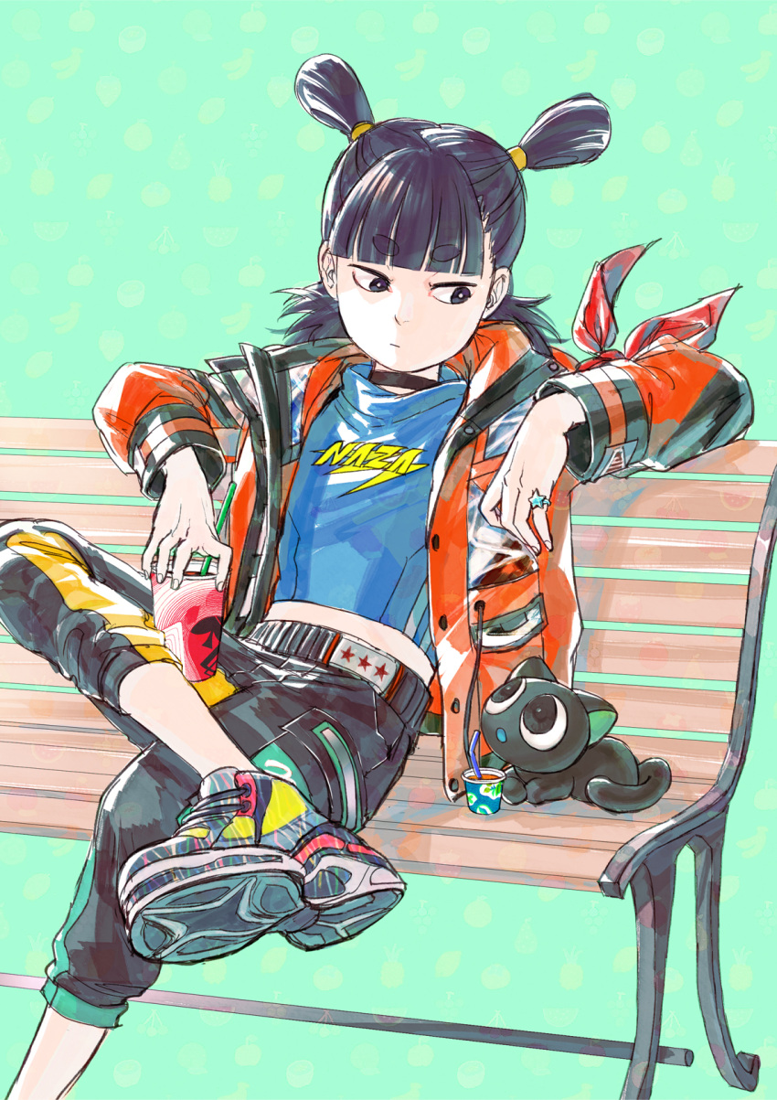 2boys alternate_costume bangs black_cat black_eyes black_hair black_pants blue_shirt blunt_bangs cat crossed_legs double_bun foot_out_of_frame green_background highres jewelry luoxiaohei medium_hair micho midriff multiple_boys nezha_(the_legend_of_luoxiaohei) pants print_shirt ring shadow shirt simple_background the_legend_of_luo_xiaohei