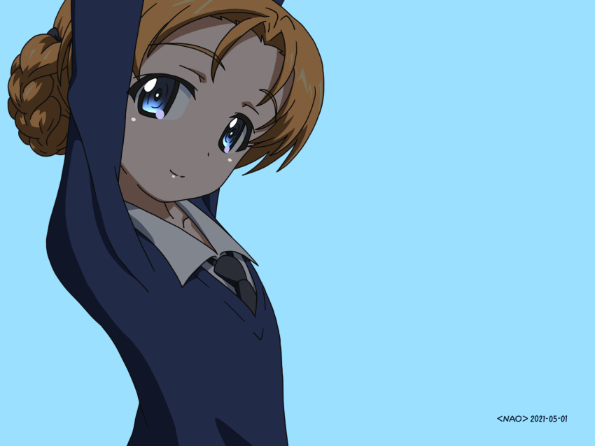 1girl arms_up artist_name bangs black_neckwear blue_background blue_eyes blue_sweater braid closed_mouth commentary dated dress_shirt from_side girls_und_panzer long_sleeves looking_at_viewer naotosi necktie orange_hair orange_pekoe_(girls_und_panzer) parted_bangs school_uniform shirt short_hair simple_background smile solo st._gloriana's_school_uniform sweater tied_hair v-neck white_shirt wing_collar