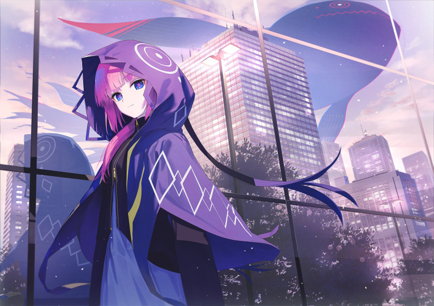1girl blue_eyes building capelet clouds expressionless eyebrows_visible_through_hair fish flying_fish highres hood hood_up hooded_capelet kaf_(kamitsubaki_studio) kamitsubaki_studio long_hair looking_at_viewer multicolored multicolored_eyes outdoors pink_hair reflection side_ponytail sky star_(sky) tree upper_body virtual_youtuber wasabi60