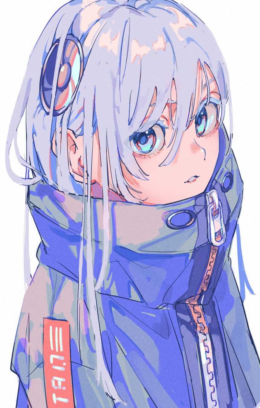 1girl blue_eyes grey_hair hair_between_eyes high_collar highres long_hair looking_at_viewer original parted_lips ritao_kamo simple_background solo white_background zipper zipper_pull_tab