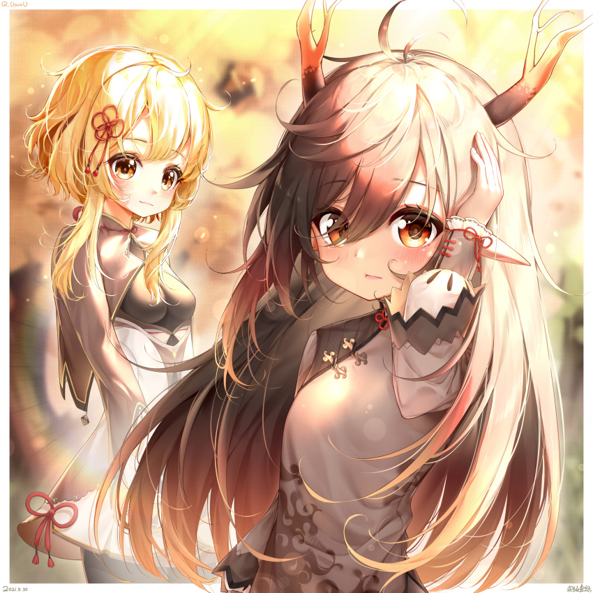 2girls absurdres adjusting_hair ahoge alternate_costume bangs black_hair blonde_hair blurry blush brown_eyes chinese_clothes commentary_request depth_of_field dragon_horns eyebrows_visible_through_hair eyes_visible_through_hair eyeshadow genderswap genshin_impact gradient_hair hair_between_eyes hair_ornament highres horns long_hair long_sleeves looking_at_viewer lumine_(genshin_impact) makeup multicolored_hair multiple_girls pointy_ears q_uouou short_hair short_hair_with_long_locks sidelocks smile v_arms wind yellow_eyes zhongli_(genshin_impact)