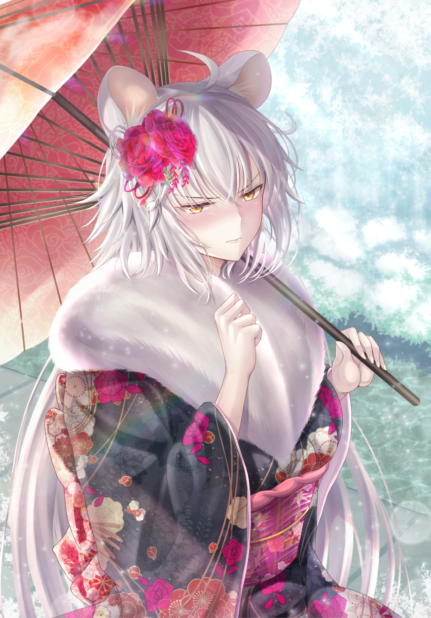 1girl absurdres animal_ears bangs blush fate/grand_order fate_(series) furisode hair_between_eyes happy_new_year hatsumoude highres holding holding_umbrella huge_filesize japanese_clothes jeanne_d'arc_(alter)_(fate) jeanne_d'arc_(fate)_(all) kimono looking_at_viewer mouse_ears new_year penguintake silver_hair solo umbrella winter_clothes yellow_eyes