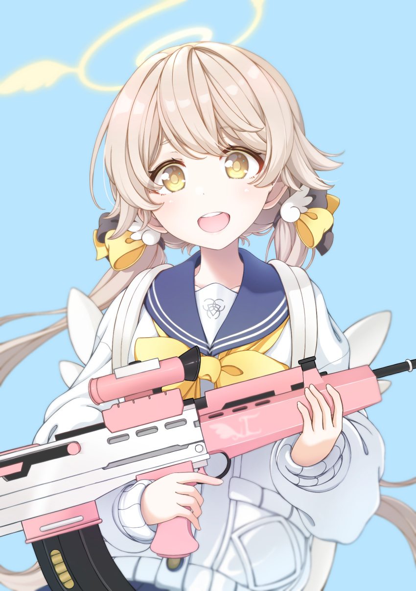 1girl assault_rifle bag blue_archive blue_background gun hair_ornament halo hifumi_(blue_archive) highres light_brown_hair long_hair looking_at_viewer low_twintails open_mouth rifle school_uniform simple_background solo teeth trigger_discipline tsugaru_(enoken) twintails weapon yellow_eyes
