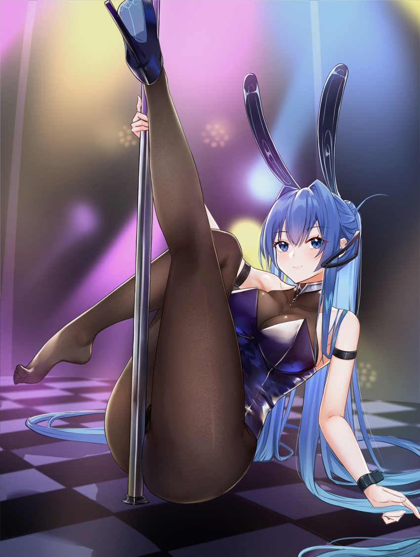 1girl anchor_ornament animal_ears azur_lane black_legwear black_leotard bodystocking breasts checkered checkered_floor covered_collarbone eyebrows_visible_through_hair fake_animal_ears footwear_removed hair_between_eyes headgear highres large_breasts legs_up leotard lim_(ramu) looking_at_viewer new_jersey_(azur_lane) new_jersey_(exhilarating_steps!)_(azur_lane) official_alternate_costume pantyhose playboy_bunny pole pole_dancing rabbit_ears sitting sol stage stage_lights stripper_pole