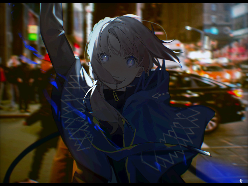 1girl arm_up bad_id bad_pixiv_id blurry capelet car city crowd depth_of_field expressionless ground_vehicle highres hood hood_down hooded_capelet isomu kaf_(kamitsubaki_studio) kamitsubaki_studio long_hair long_sleeves looking_at_viewer motor_vehicle multicolored multicolored_eyes night outdoors parted_lips photo_background pink_hair side_ponytail solo_focus upper_body virtual_youtuber yellow_pupils zipper_pull_tab