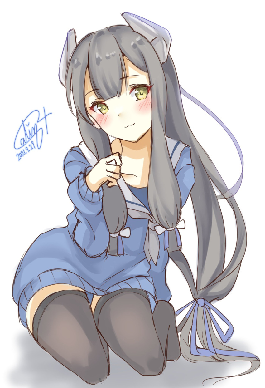 1girl black_hair black_legwear blue_dress dated dress green_eyes hair_ribbon headgear highres i-47_(kancolle) kantai_collection long_hair low-tied_long_hair official_alternate_costume one-hour_drawing_challenge pen_chou ribbon sailor_collar sidelocks signature simple_background solo sweater sweater_dress thigh-highs tress_ribbon white_background white_sailor_collar