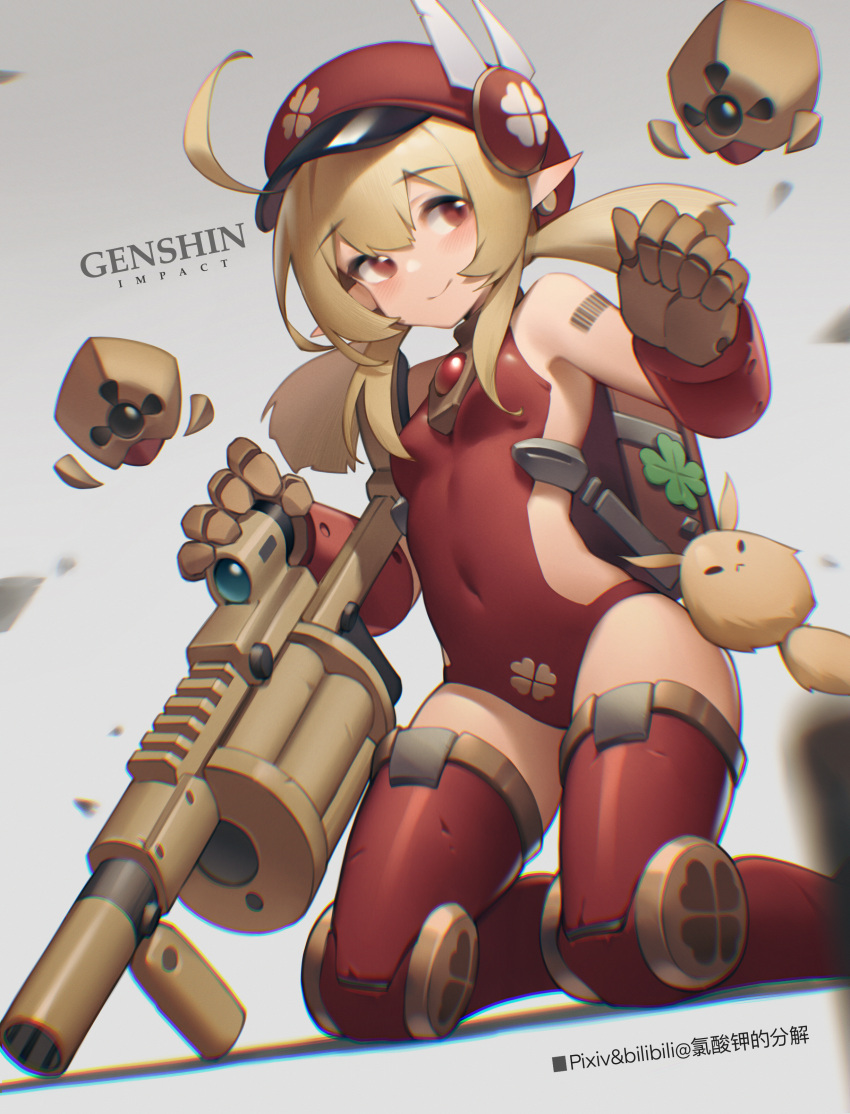 1girl absurdres ahoge backpack bag bag_charm bangs barcode_tattoo bilibili_xiaolu blonde_hair breasts cabbie_hat charm_(object) closed_mouth clover_print covered_navel dodoco_(genshin_impact) eyebrows_visible_through_hair genshin_impact gloves grenade_launcher grey_background gun hair_between_eyes hat hat_feather highres huge_filesize klee_(genshin_impact) kneeling long_hair looking_at_viewer low_twintails milkor_mgl navel one-piece_swimsuit pointy_ears red_eyes red_swimsuit simple_background skindentation small_breasts smile solo swimsuit tattoo thighs twintails weapon