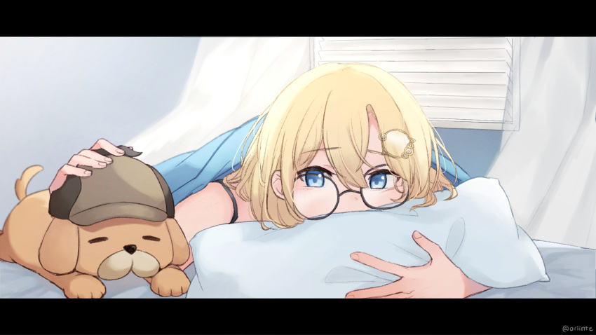 1girl bangs bed_sheet black-framed_eyewear blonde_hair blue_eyes bubba_(watson_amelia) curtains deerstalker dog eyebrows_visible_through_hair glasses hair_ornament hat highres hololive hololive_english monocle_hair_ornament orinte petting pillow under_covers virtual_youtuber watson_amelia window