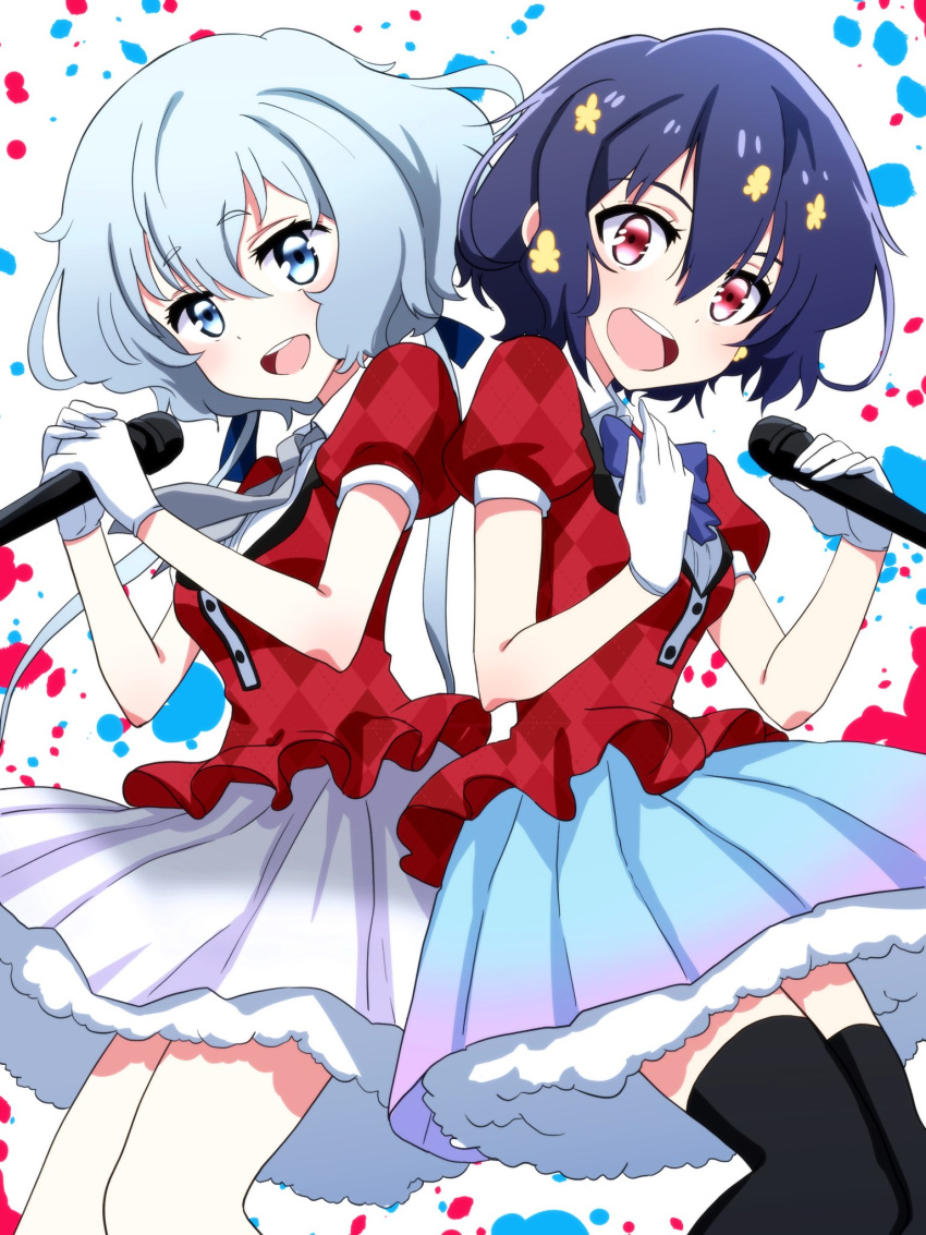 2girls black_hair black_legwear blue_eyes commentary_request gloves highres holding holding_microphone konno_junko light_blue_hair looking_at_viewer low_twintails microphone mizuno_ai multiple_girls music open_mouth puffy_short_sleeves puffy_sleeves red_eyes run_p_(aveton) short_eyebrows short_hair short_sleeves singing thigh-highs twintails white_gloves zombie_land_saga