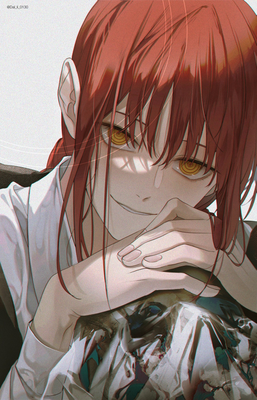 1girl artist_name bangs chainsaw_man collared_shirt dal_li_0130 dress_shirt hair_between_eyes highres long_hair long_sleeves looking_at_viewer makima_(chainsaw_man) parted_lips redhead ringed_eyes shirt simple_background smile solo upper_body white_background white_shirt yellow_eyes