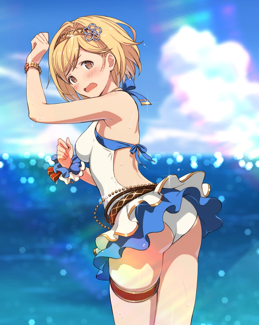 1girl @_@ absurdres ass back bangs belly_chain blonde_hair blue_sky blurry blurry_background blush bob_cut bracelet brown_eyes brown_hairband clouds cloudy_sky commentary_request cowboy_shot day djeeta_(granblue_fantasy) from_behind frown granblue_fantasy hair_ornament hairband halterneck hanosuke highres horizon jewelry leaning_forward looking_at_viewer looking_back ocean one-piece_swimsuit open_mouth outdoors scrunchie short_hair sky solo sparkle standing swept_bangs swimsuit swimsuit_skirt thigh_strap white_swimsuit wrist_scrunchie