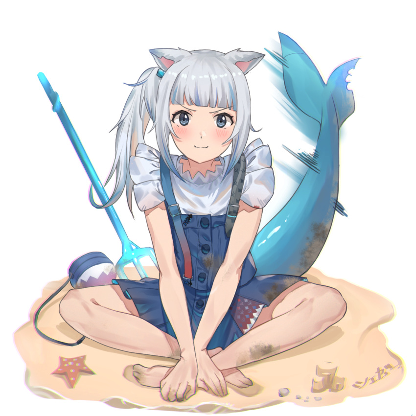 1girl :3 animal_ears bag bangs bare_arms bare_legs barefoot blue_eyes blue_hair blunt_bangs blush cat_ears dirty fish_tail full_body gawr_gura highres hololive hololive_english jeze long_hair looking_at_viewer multicolored_hair official_alternate_costume polearm sand shark_tail side_ponytail silver_hair simple_background sitting smile solo starfish streaked_hair tail tail_wagging trident two-tone_hair v_arms virtual_youtuber weapon white_background