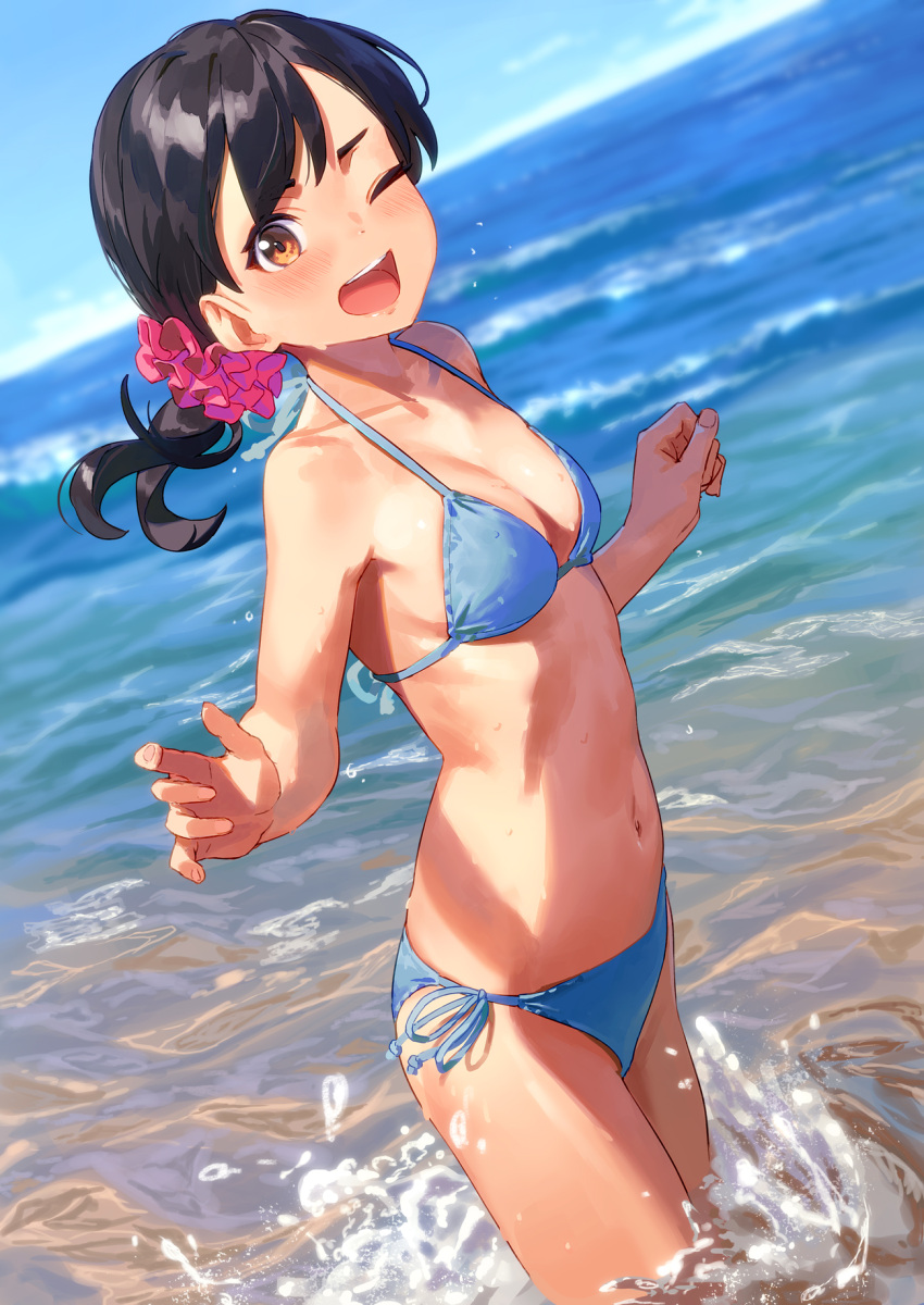 1girl ;d armpit_peek bangs bare_arms bare_shoulders beach bikini black_hair blue_bikini blue_sky blush breasts brown_eyes cleavage collarbone day eyebrows_visible_through_hair face hair_ornament hair_scrunchie halter_top halterneck hands highres kinta_(distortion) long_hair looking_at_viewer navel ocean one_eye_closed open_mouth original outdoors pink_scrunchie scrunchie side-tie_bikini sky small_breasts smile solo splashing standing stomach string_bikini swimsuit thighs upper_teeth wading water waves yellow_eyes