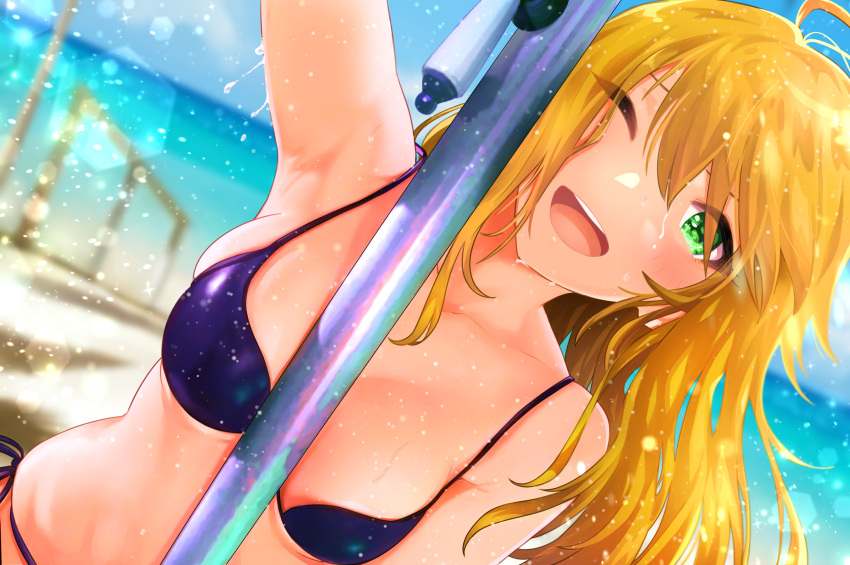 1girl :d absurdres arm_up armpits bangs beach bikini blonde_hair blue_sky blush breasts collarbone cowlick green_eyes hair_between_eyes hair_over_one_eye hanamasa_ono highres horizon hoshii_miki idolmaster long_hair medium_breasts ocean one_eye_closed open_mouth outdoors purple_bikini showering side-tie_bikini skindentation sky smile solo swimsuit under_boob upper_teeth water wet wet_clothes wet_hair wet_swimsuit