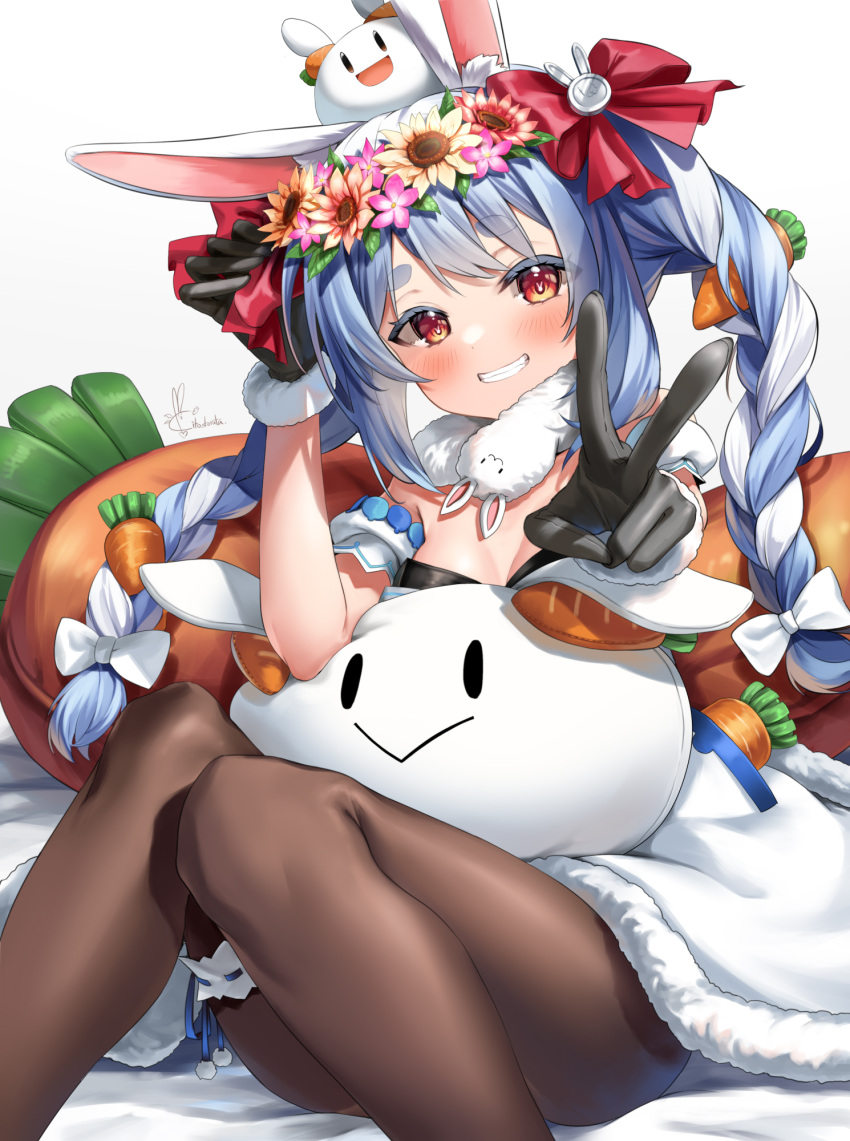 1girl animal_ear_fluff animal_ears arm_up bangs bed_sheet black_gloves blue_hair blush bow braid breasts brown_legwear bunny-shaped_pupils carrot carrot_hair_ornament commentary_request creature_on_head detached_sleeves don-chan_(usada_pekora) dress eyebrows_visible_through_hair feet_out_of_frame food-themed_hair_ornament fur-trimmed_dress fur_scarf fur_trim gloves grin hair_bow hair_ornament hand_up head_wreath highres hololive kito_koruta long_hair looking_at_viewer multicolored_hair nousagi_(usada_pekora) outstretched_arm pantyhose rabbit_ears red_bow red_eyes scarf short_eyebrows short_sleeves signature simple_background sitting smile solo stuffed_animal stuffed_bunny stuffed_carrot stuffed_toy thick_eyebrows thigh_strap twin_braids twintails two-tone_hair usada_pekora v virtual_youtuber white_background white_dress white_hair white_scarf