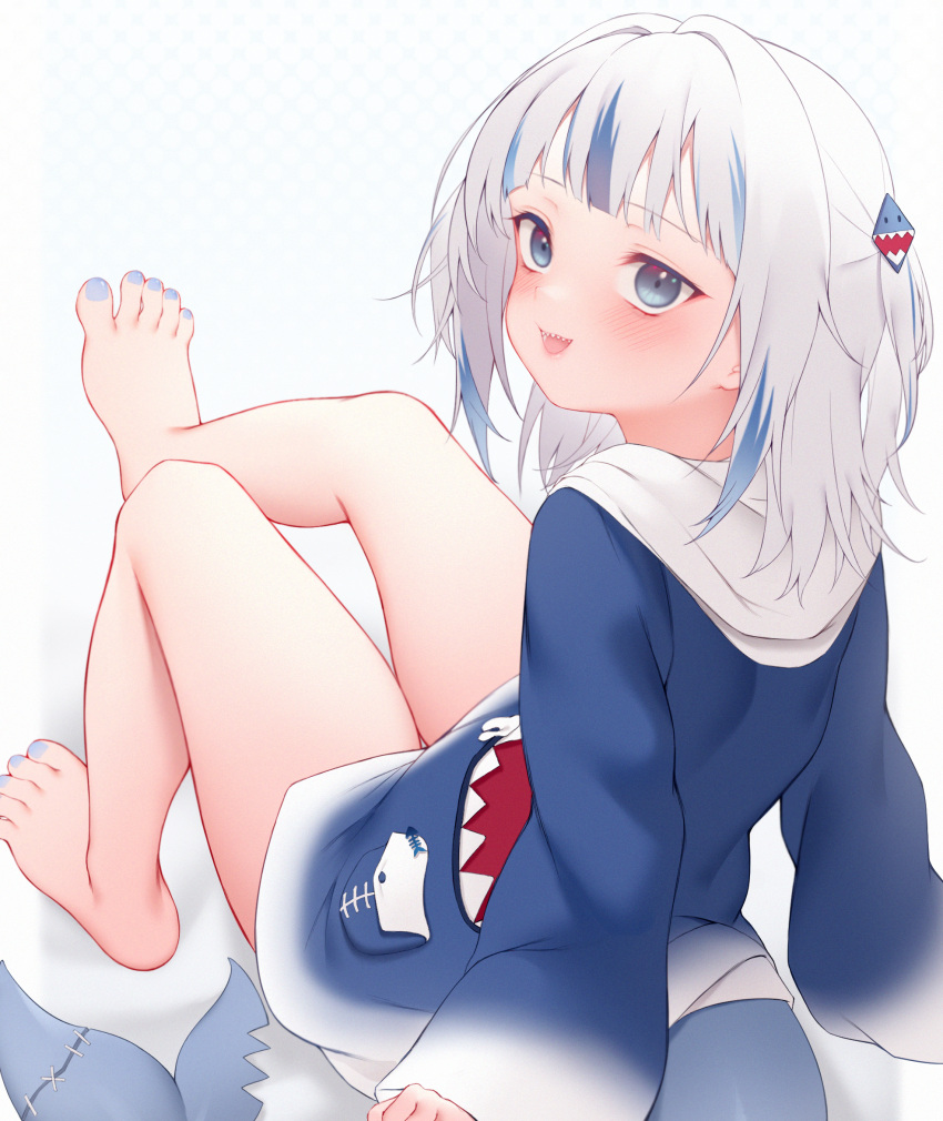 1girl :d bangs barefoot blue_eyes blue_hoodie blue_nails blunt_bangs blush eyebrows_visible_through_hair facing_away feet fish_tail gawr_gura gradient_clothes hair_ornament highres hololive hololive_english hood hoodie leg_up light_blue_background long_hair long_sleeves looking_at_viewer looking_back multicolored_hair open_mouth shark_hair_ornament shark_tail sharp_teeth silver_hair simple_background sitting smile solo streaked_hair tail teeth toenail_polish toes two_side_up virtual_youtuber zhaofeng_yinyue