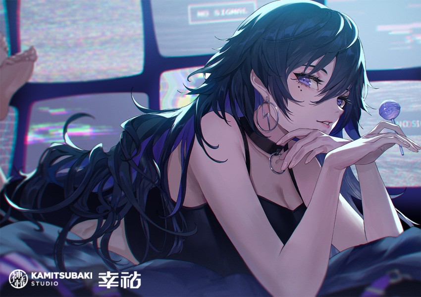 1girl bangs barefoot black_hair blue_hair camisole candy choker earrings ekao food hair_between_eyes hoop_earrings jewelry kamitsubaki_studio koko_(kamitsubaki_studio) lollipop long_hair looking_at_viewer lying mole mole_under_eye multicolored_hair on_stomach screen solo violet_eyes virtual_youtuber