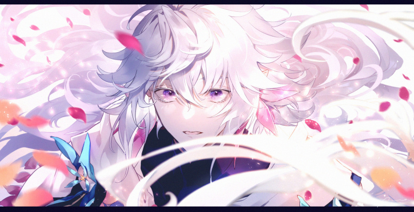 1boy bangs black_shirt check_commentary commentary commentary_request eyelashes fate/grand_order fate_(series) floating_hair highres letterboxed long_hair looking_at_viewer male_focus merlin_(fate) open_mouth petals robe shirt sidelocks signature solo suz very_long_hair violet_eyes white_hair white_robe