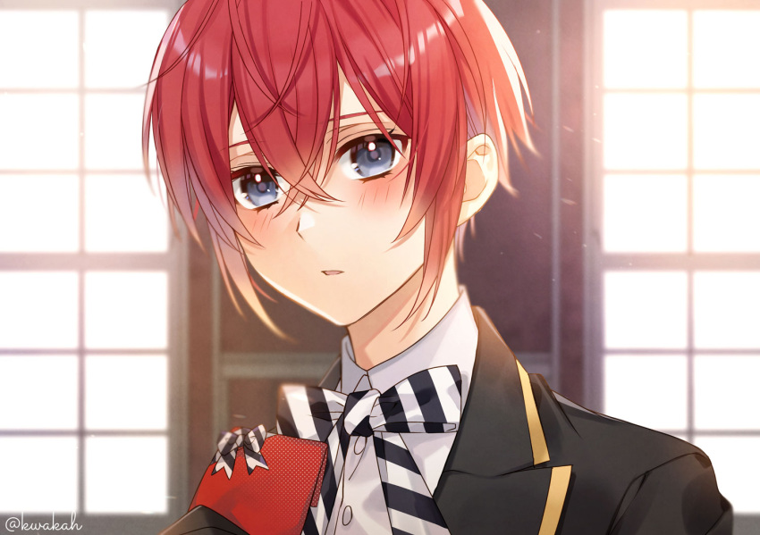 1boy blue_eyes crown jacket kwakah looking_at_viewer male_focus redhead riddle_rosehearts shirt short_hair simple_background solo twisted_wonderland