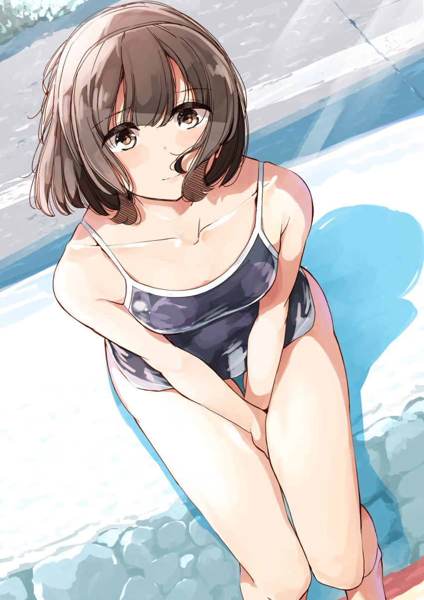 1girl bangs bare_legs between_legs black_swimsuit breasts brown_eyes brown_hair closed_mouth collarbone commentary_request eyebrows_visible_through_hair hair_blowing hand_between_legs harukana_receive higa_kanata highres light_rays looking_at_viewer nyoijizai one-piece_swimsuit outdoors short_hair sitting small_breasts smile solo stone_wall sunbeam sunlight swimsuit thighs wall