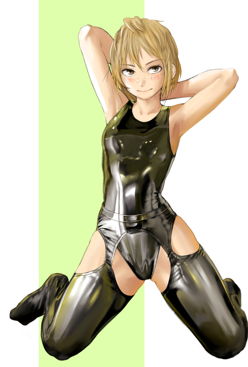 1girl armpits arms_behind_head bare_arms black_legwear black_leotard blonde_hair blush breasts brown_eyes closed_mouth commentary_request freckles full_body green_background hands_up highres kilye_kairi kneeling latex_leotard leotard looking_at_viewer original small_breasts smile solo thigh-highs two-tone_background white_background